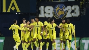 The Villarreal players celebrate a goal