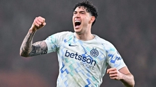 Alessandro Bastoni celebrates a goal with Inter Milan