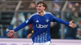 Nico Paz celebra un gol anotado con el Como