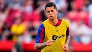 Cancelo lo tiene crudo para seguir en Barcelona