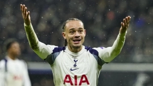 Xavi Simons encuentra la salida del Tottenham