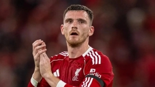 Andrew Robertson durante un partido con el Liverpool
