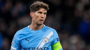 John Stones offers himself to FC Barcelona
