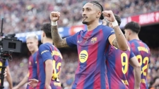 Raphinha celebrates a goal for Barcelona