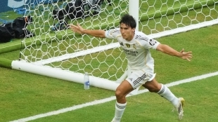 Gonzalo García celebra un gol anotado con el Real Madrid