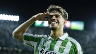 El Betis no está tranquilo: La Premier vuelve con 60M€ a por Abde