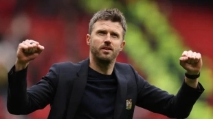 El Manchester United busca alternativa para su mediocampo