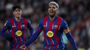 El Barcelona prepara la venta de Ronald Araujo tras una oferta de 30M€