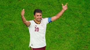 El Real Madrid sube su oferta por Rodri