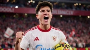 El Sevilla se cierra en banda con Oso