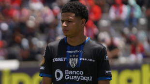 El Sevilla FC se expone a una importante sanción si no ficha a Patrik Mercado