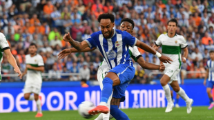 Deportivo is preparing two major signings before the end of the transfer window.