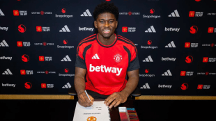 El Manchester United ficha a Carlos Baleba por 70M£