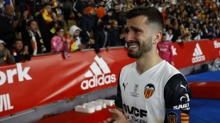 El Valencia echa balones fuera con la renovación de Gayà