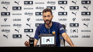 El Valencia CF confirma su primer fichaje tras despedir a Carlos Corberán