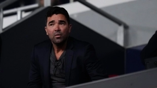 Deco encuentra nuevo lateral para el Barcelona