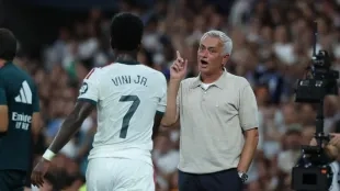 José Mourinho 'explota' contra el arbitraje español