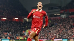 La Juventus quiere gratis a Van Dijk